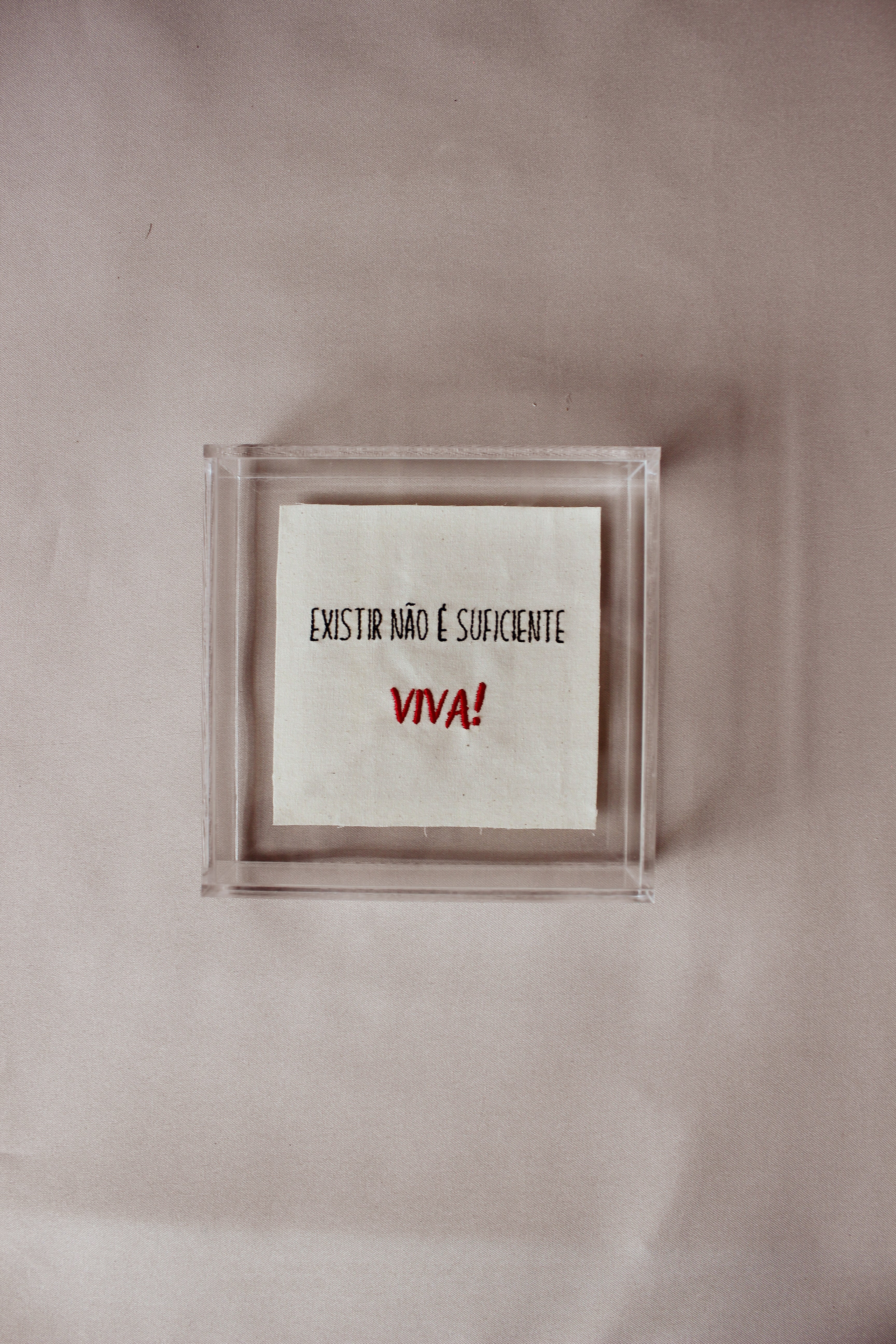 Quadro Acrílico Viva Bordado à mão