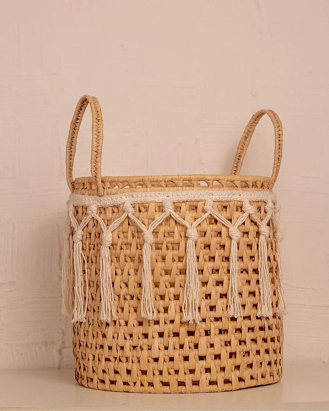 Cesto de Palha com Macramê 30x30cm