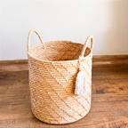 Cesto de Palha com Pingente Macramê 30x30