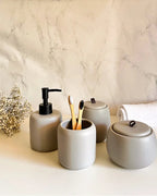 Kit Banheiro Greta Cinza em Cerâmica